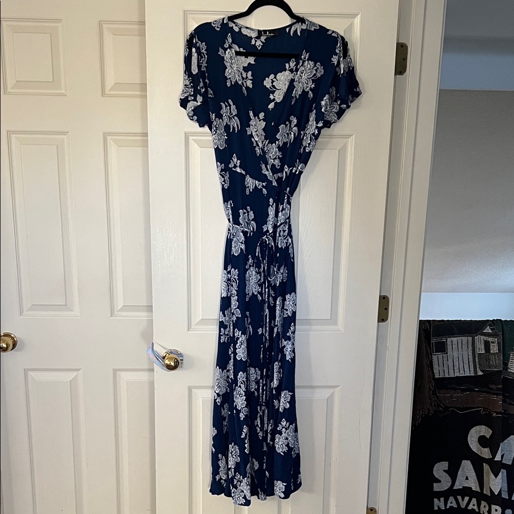 Lulu's Navy and White Floral Maxi Dress